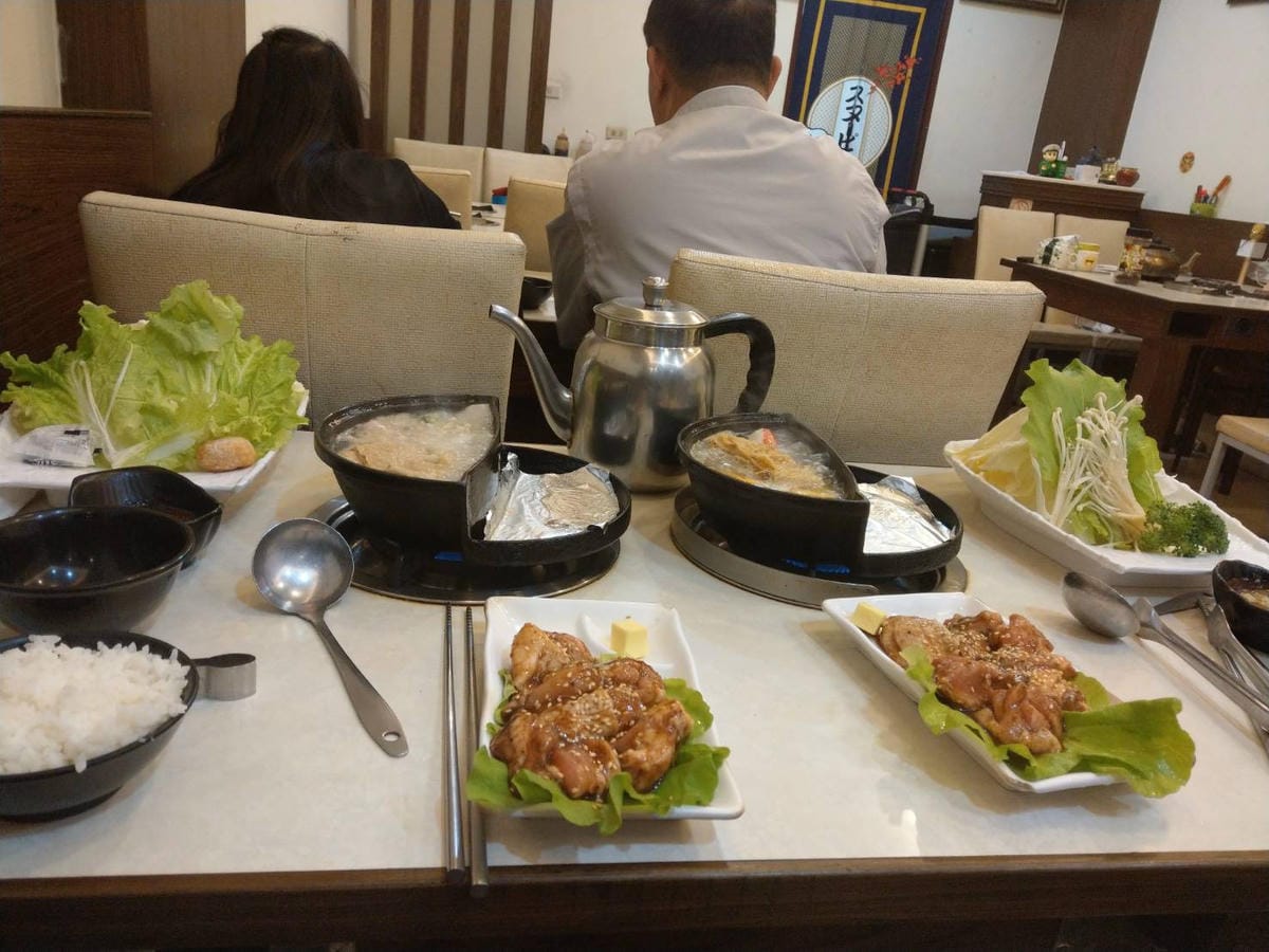 【食記】位於松義街上可以火烤兩吃的大丸靚鍋,湯頭好雞腿肉也很 【食記】位於松義街上可以火烤兩吃的大丸靚鍋,湯頭好雞腿肉也很