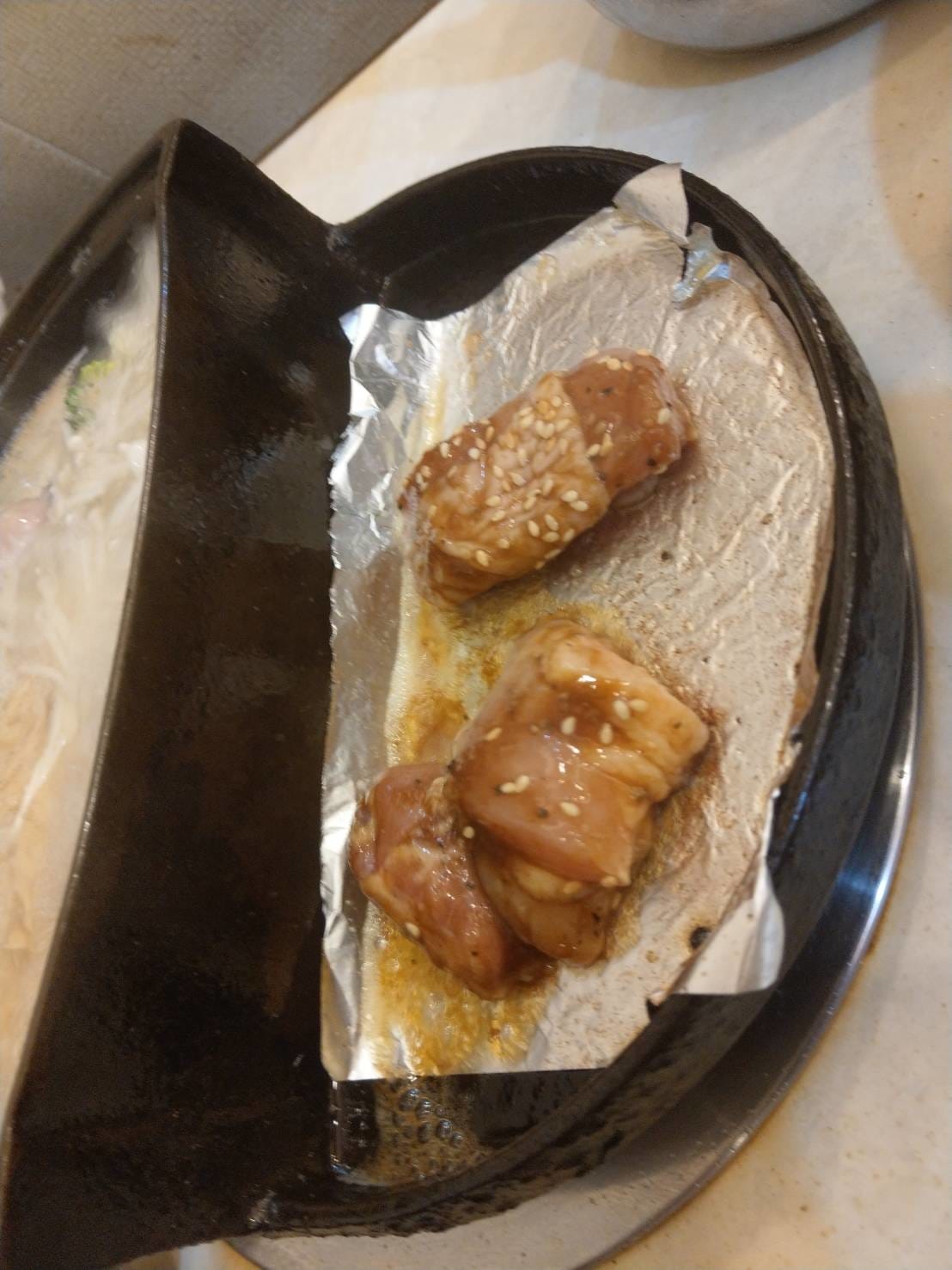 【食記】位於松義街上可以火烤兩吃的大丸靚鍋,湯頭好雞腿肉也很 【食記】位於松義街上可以火烤兩吃的大丸靚鍋,湯頭好雞腿肉也很