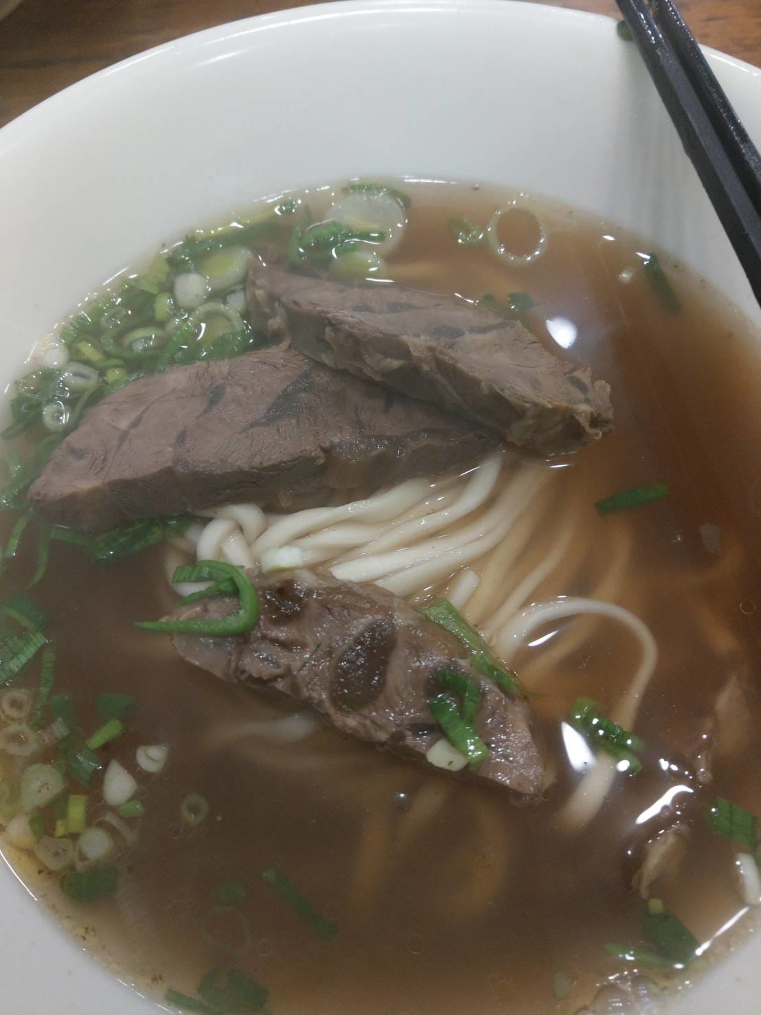 【食記】位於台中潭子的怒騾子麵店,有著超好吃的清燉筋肉麵和眷