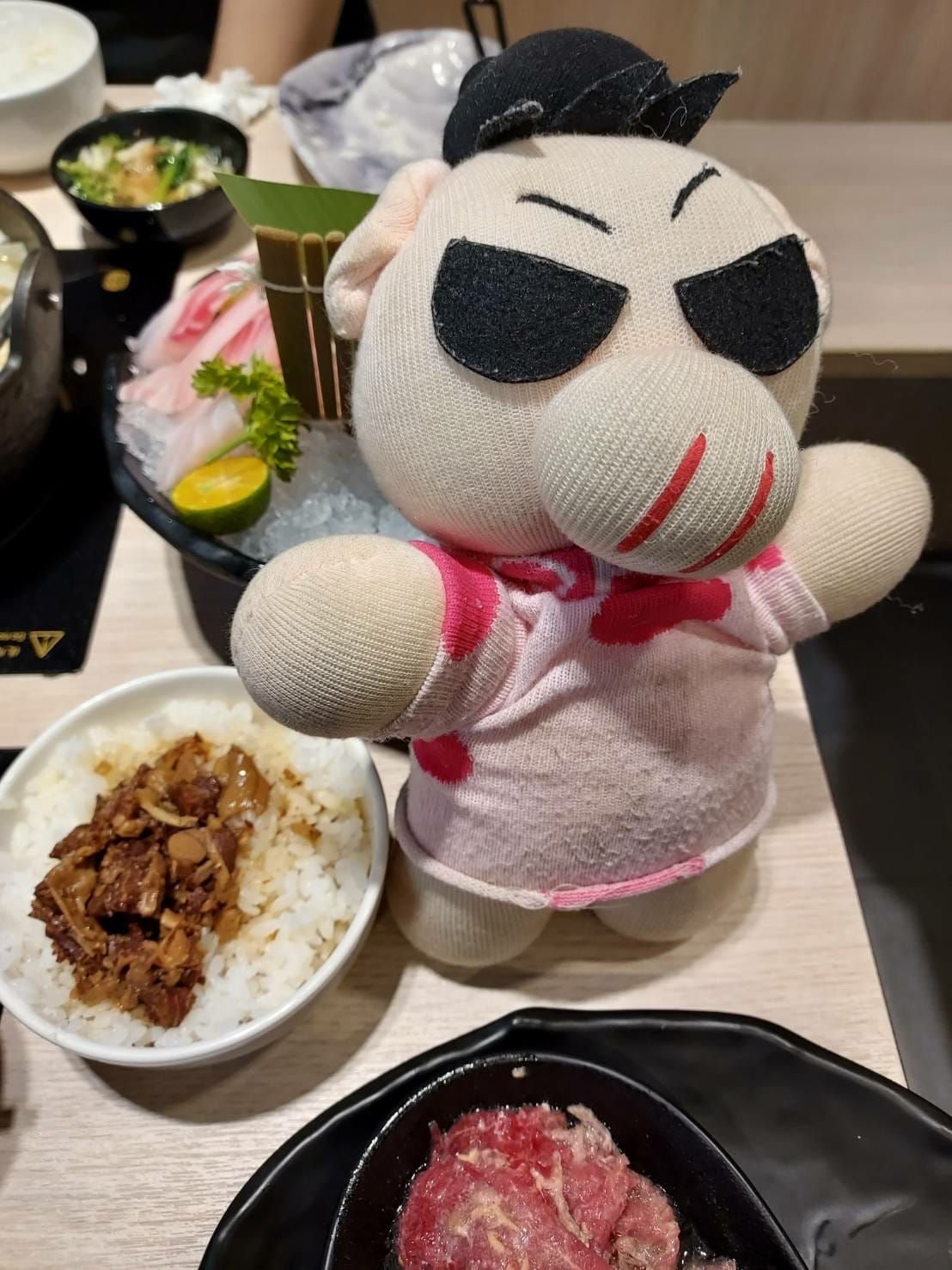 牛滷飯與大朱.jpg 牛滷飯與大朱.jpg